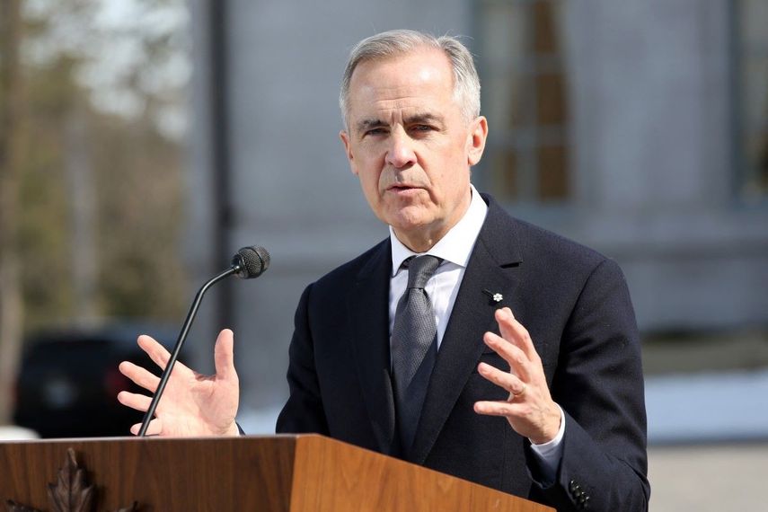 TOPSHOT - El primer ministro de Canadá, Mark Carney, habla durante una conferencia de prensa en el Rideau Hall tras la ceremonia de juramentación el 14 de marzo de 2025 en Ottawa. Carney juró como primer ministro de Canadá, asumiendo el control de un país afectado por la ruptura de las relaciones con Estados Unidos desde el regreso al poder del presidente Donald Trump.&nbsp;