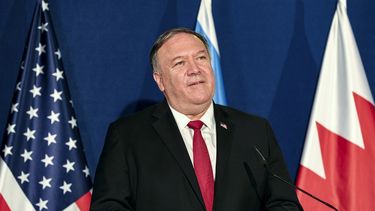 El secretario de Estado estadounidense Mike Pompeo realiza una conferencia de prensa con el primer ministro israelí Benjamin Netanyahu y el canciller de Bahréin, Abdullatif bin Rashid Alzayani en Jerusalén, miércoles 19 de noviembre de 2020.&nbsp;