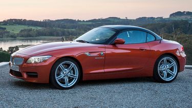 Existen tres versiones del BMW Z4  que corresponden con el tamaño del motor, el sDrive28i, el sDrive35i y el sDrive35i