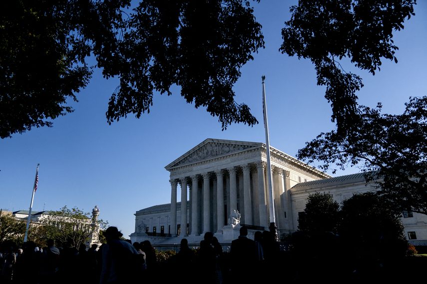 La Corte Suprema de EEUU en Washington, DC, el 11 de octubre de 2022. Caso de derecho de autor acerca de Prince, Warhol y arte moderno llega a la Corte.