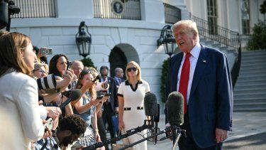 El presidente Donald Trump habla con la prensa en la Casa Blanca, en Washington D.C.