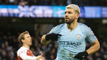 Agüero&nbsp; elevó su número de dianas en la Premier a diecisiete en lo que va de curso.