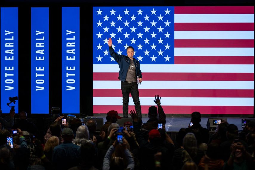 El fundador de SpaceX y Tesla, Elon Musk, habla durante un foro de America PAC el 26 de octubre de 2024 en Lancaster, Pensilvania.