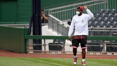 El jardinero dominicano Gregory Polanco y el cubano Yasiel Puig reportaron este viernes que dieron positivo en controles de&nbsp;coronavirus&nbsp;COVID-19.