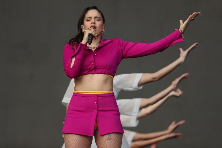 Rosalia Y C Tangana Ponen El Acento Espanol Al Festival Lollapalooza En Chile