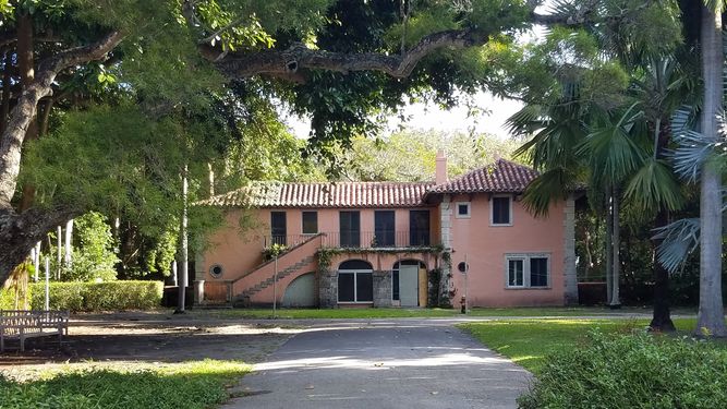 El Vizcaya Village es una aldea histórica característica de la época de 1916, propiedad del Museo Vizcaya.