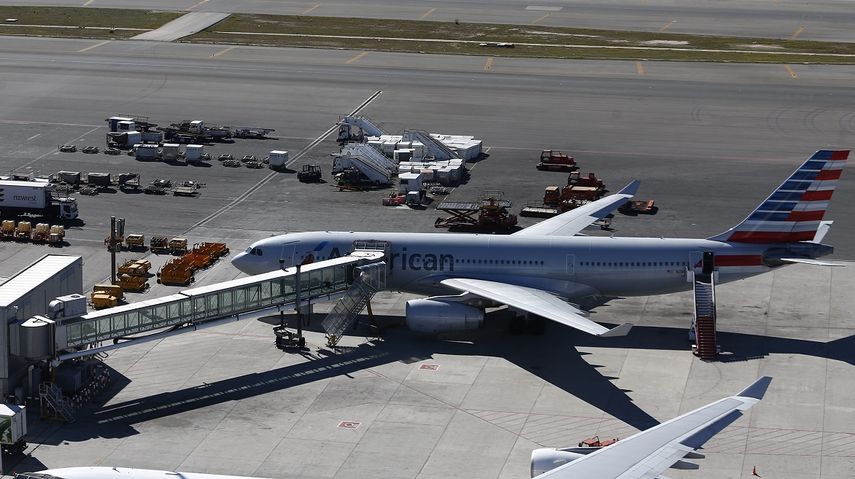 Un avión de American Airlines en el aeropuerto de Barajas.