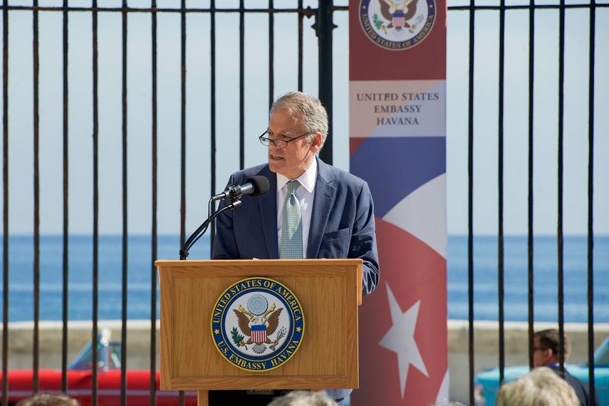 El mandatario insistió en que el diplomático se ha involucrado con el pueblo cubano, y ha expresado y defendido los valores estadounidenses para defender los derechos humanos en la isla
