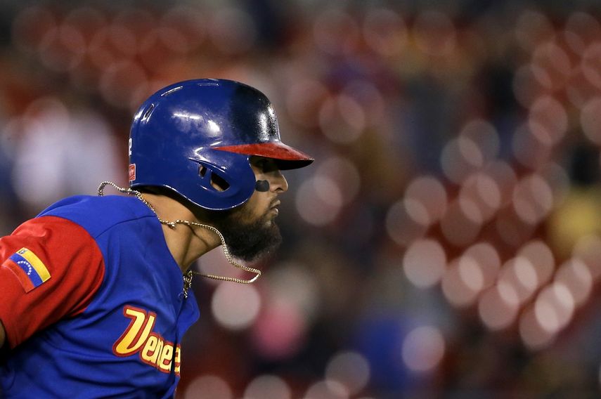 Rougned Odor empujó una y anotó la carrera de la victoria en el noveno episodio.