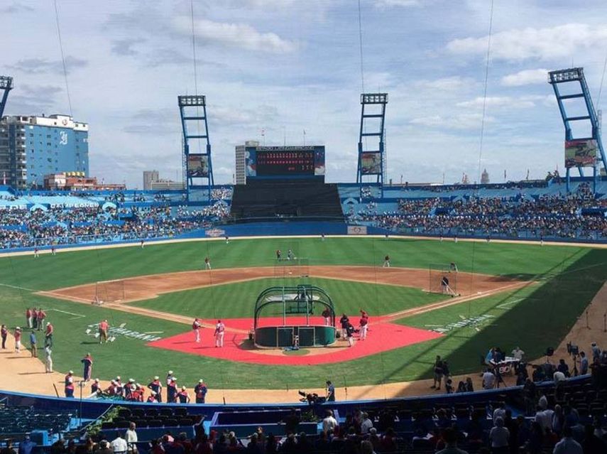 El Estadio Latinoamericano se ha ido llenando con el pasar de las horas. (TWITTER)