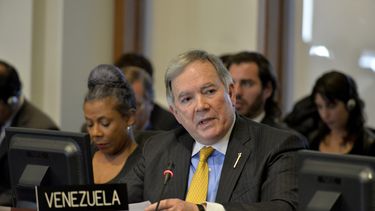 Roy Chaderton irá como embajador a la Santa Sede.