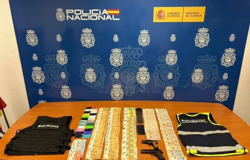 La red criminal utilizaba vaias formas de pago para evadir los controles (Policía de España)