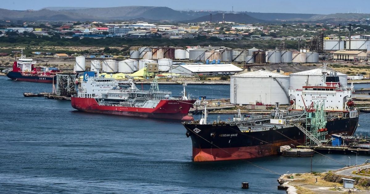 Barcos fantasmas salen de Venezuela con petróleo hacia Asia para evadir sanciones