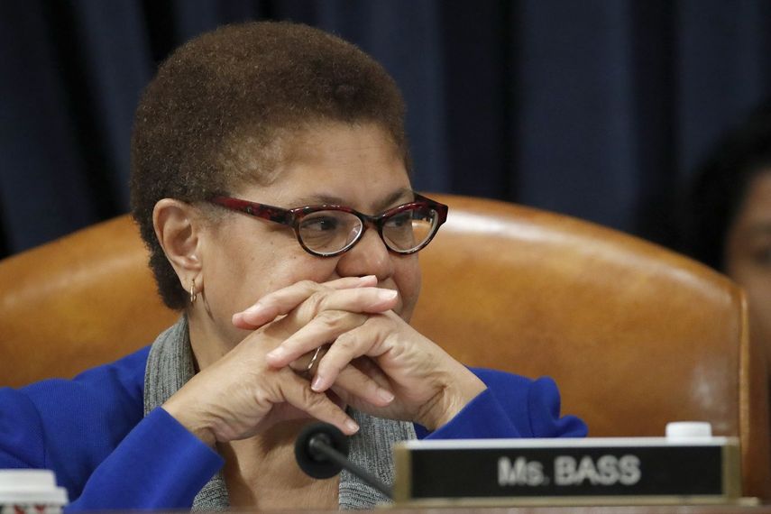 Fotograf&iacute;a del 12 de diciembre de 2019 de la representante Karen Bass durante una sesi&oacute;n en el Capitolio, en Washington.&nbsp;
