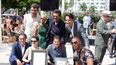 Jemaine Clement, Kristin Chenoweth, George Lopez, Rodrigo Santoro, (fila delantera) Andy Garcia, Anne Hathaway, Carlos Saldanha y Jamie Foxx posan para la prensa durante la la inauguración del Paseo de la Fama de Miami, Florida. (EFE)