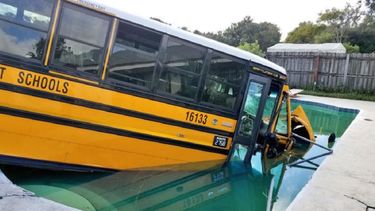 Nueve estudiantes y el conductor estaban a bordo del autobús escolar.&nbsp;