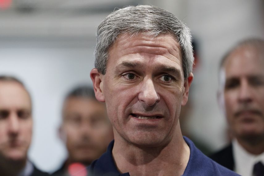 Fotograf&iacute;a del 17 de septiembre de 2019 del&nbsp;director interino del Servicio de Ciudadan&iacute;a e Inmigraci&oacute;n, Ken Cuccinelli, en Laredo, Texas.