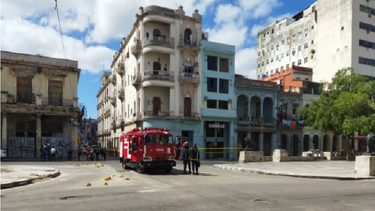 Vista de la calle Prado en las inmediaciones del Hotel Caribbean, en La Habana, Cuba, después de la explosión.&nbsp;