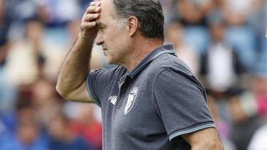 La estrategia del entrenador argentino no rindió los frutos esperados y terminó siendo goleado.&nbsp;