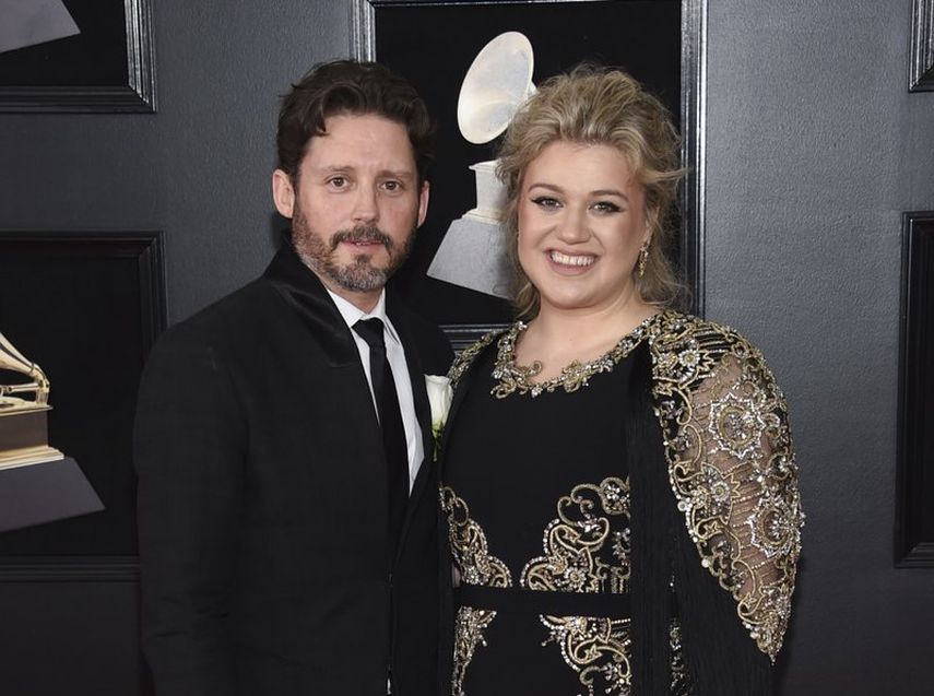 En esta foto del 28 de enero de 2018, Kelly Clarkson y su esposo, Brandon Blackstock, en la 60 entrega de los premios Grammy en Nueva York.&nbsp;