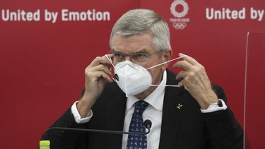 El presidente del Comité Olímpico Internacional Thomas Bach durante una rueda de prensa en Tokio, el lunes 16 de noviembre de 2020. Bach habló tras reunirse con el nuevo primer ministro Yoshihide Suga.&nbsp;