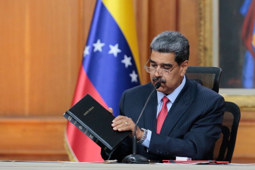 Según el dictador Nicolás Maduro, sus adversarios fabricaron actas para desestabilizar