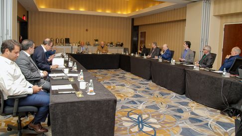 Vista parcial de la reunión del Grupo IDEA en el hotel Intercontinental de Miami el martes 11 de noviembre de 2025.