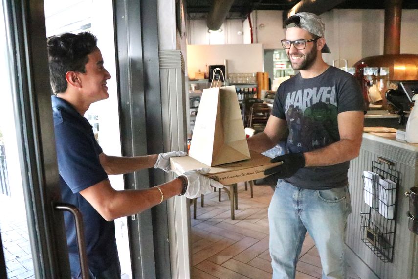 El pedido directo a los restaurantes salva empleos y reduce costos de los restaurantes.