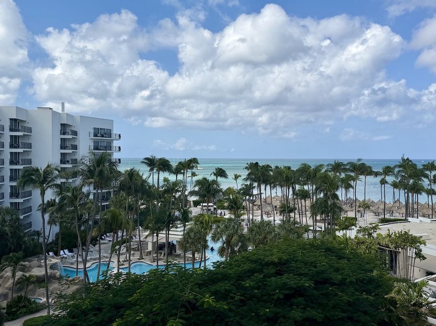 Vista desde una de las habitaciones, todas con balcón, en el Aruba Marriott.&nbsp;
