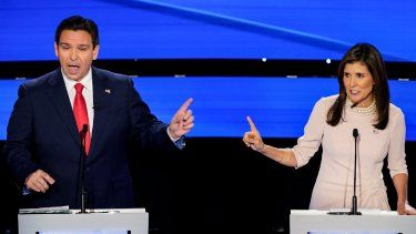El gobernador de Florida, Ron DeSantis y la exembajadora de EEUU en Naciones Unidad, Nikki Haley, durante el último debate republicano.