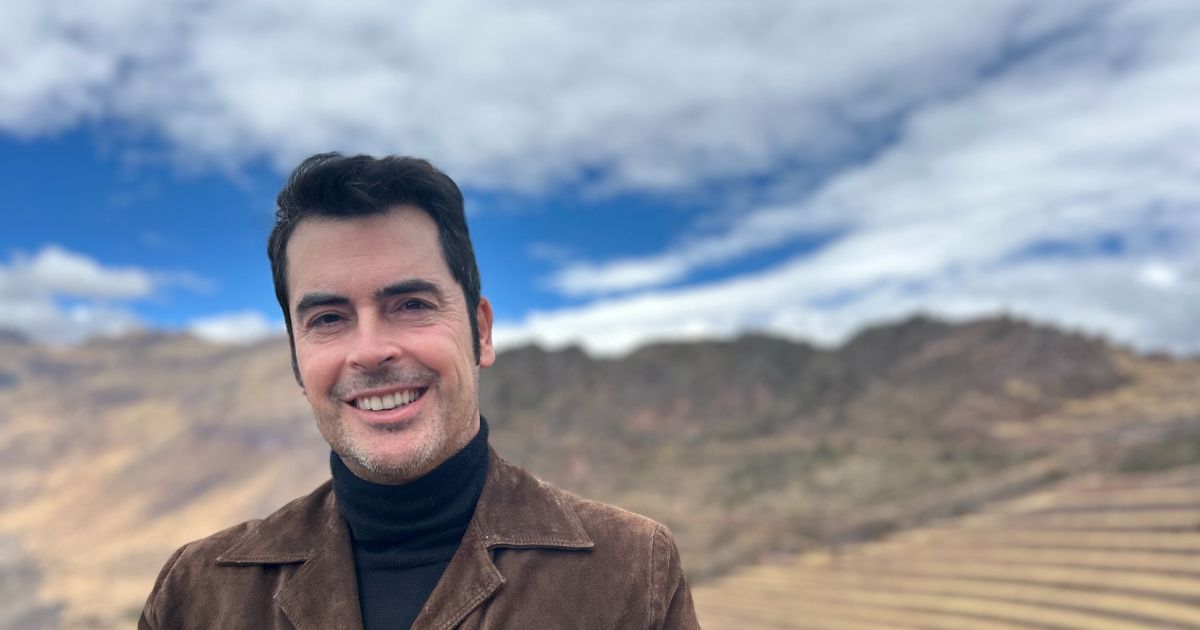 Empresario español de medios recibe honores académicos y parlamentarios en Perú