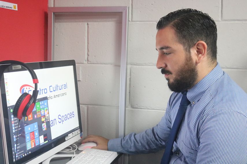 El Centro Cultural Salvadoreño Americano cuenta con más de sesenta y cinco años de experiencia al servicio de la educación de los salvadoreños.&nbsp;