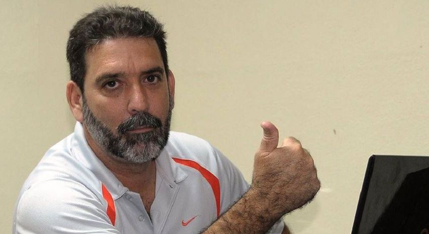 Joaquín Suárez González, graduado de Marxismo Leninismo e Historia, y funcionario del Departamento Ideológico del Comité Central del PCC, está&nbsp;encargado de organizar las maniobras de propaganda por las redes sociales.