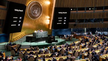 Un conteo final de los votos para mantener la suspensión de la Federación Rusa del Consejo de Derechos Humanos de Naciones Unidas se ve durante una reunión de la Asamblea General de Naciones Unidas el jueves 7 de abril de 2022, en la sede de la ONU.