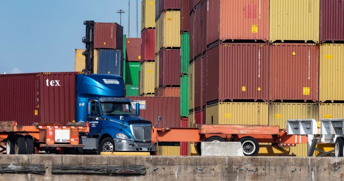 Precios mayoristas caen con fuerza en marzo