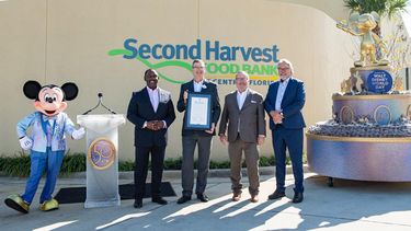 La proclama fue recibida por el presidente de la empresa, Jeff Vahle, en una actividad celebrada el viernes, 3 de diciembre en Second Harvest Food Bank.