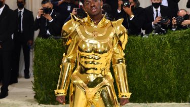 El rapero estadounidense Lil Nas X llega para la Met Gala 2021 en el Museo Metropolitano de Arte el 13 de septiembre de 2021 en Nueva York.&nbsp;