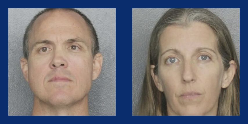 Joel Christopher Kohnert, de 44 años y Jennifer Renee Kohnert, de 45, acusados por abuso infantil hacia su propia hija.