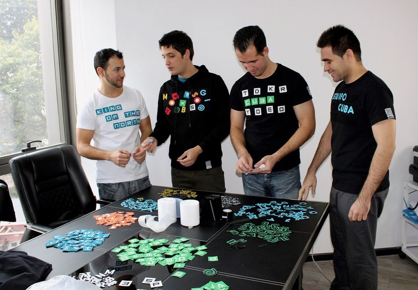 En la imagen, Juan Pablo Fung (2i), acompañado por Antonio Cedeño (i), Raúl Velázquez (2d) y Alejandro Ravelo (d) en Shanghái, China.