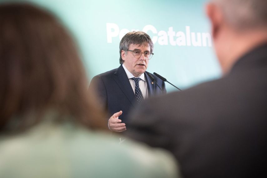 El presidente de Junts, Carles Puigdemont, durante una rueda de prensa, en el espacio Les 5 Éléments, a 27 de octubre de 2025, en Perpignan, Francia.