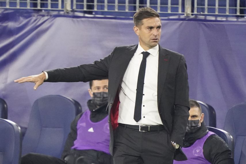 En esta foto del 20 de noviembre de 2020, el técnico del Inter Miami Diego Alonso durante el segundo tiempo del partido contra Nashville SC por los playoffs de la MLS, en Nashville.