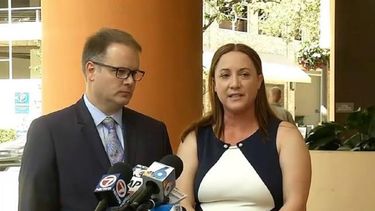 Lori Alhadeff  y Ryan Petty, dos padres de víctimas de Parkland, se postulan para la Junta Escolar por Broward.