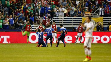 La selección de Klinsmann ganó 2-0 en un partido de muchas pruebas (EFE)