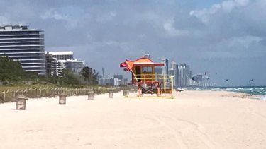 Las playas de Miami Beach colmadas&nbsp;siempre de visitantes, este jueves estaban cerradas y vacías por el miedo al coronavirus.&nbsp;