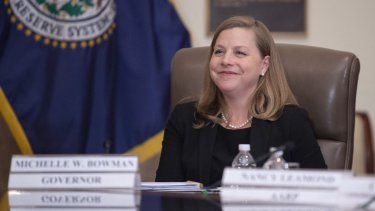 La gobernadora de la Reserva Federal de EEUU, Michelle Bowman, asiste a un evento La Fed Escucha en la sede de la Reserva Federal en Washington, D.C., el 4 de octubre de 2019.&nbsp; 