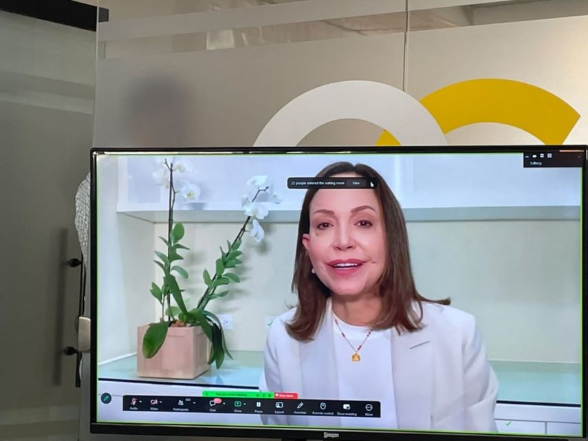 La dirigente María Corina Machado participó de forma virtual en el evento en el que la oposición venezolana presentó un Gran Acuerdo Nacional, el 18 de octubre de 2026.