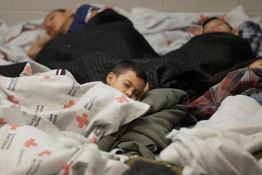 Según el jefe de la misión de la OIM en el Triángulo Norte de Centroamérica, Jorge Peraza, la razones por las que los menores migran son la violencia, y la búsqueda de la reunificación familiar y mejores condiciones de económicas (ARCHIVO/EFE) 