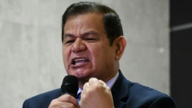 El general retirado Romeo Vásquez, candidato presidencial en Honduras por la Alianza Patriótica Hondureña, habla durante la presentación de su programa de gobierno, en Tegucigalpa, el 28 de septiembre de 2017.&nbsp;