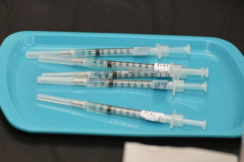 Jeringas de la vacuna Pfizer-BioNTech en un sitio de vacunación COVID-19 en la Universidad de Nevada en Las Vegas el 15 de marzo de 2021.