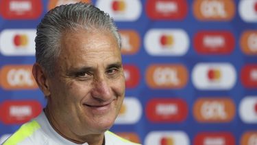 Tite opinó que Messi no debió ser expulsado ante Chile, y que una tarjeta amarilla hubiera sido suficiente. De todas formas,&nbsp;el entrenador brasileño señaló que Messi debe ser más cuidadoso con sus palabras.